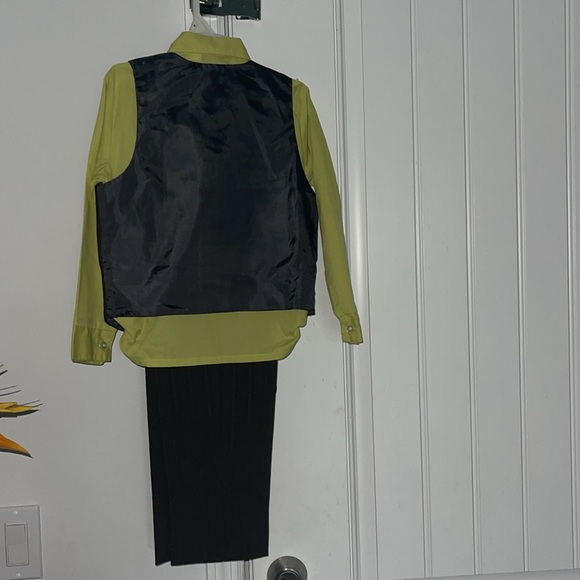 BRAND NEW 4 PIECES BOYS SET - Picture 3 of 3